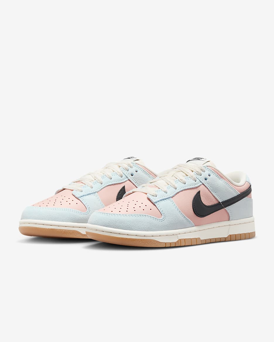 Pink nike dunk best sale